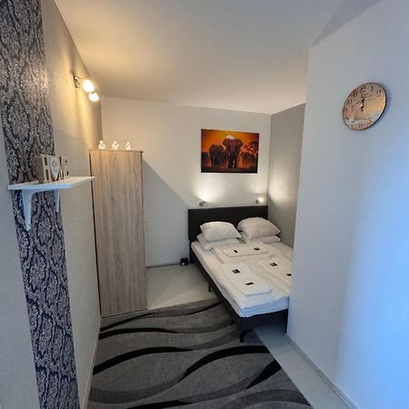 Hubert Apartment Berlin Bagian luar foto