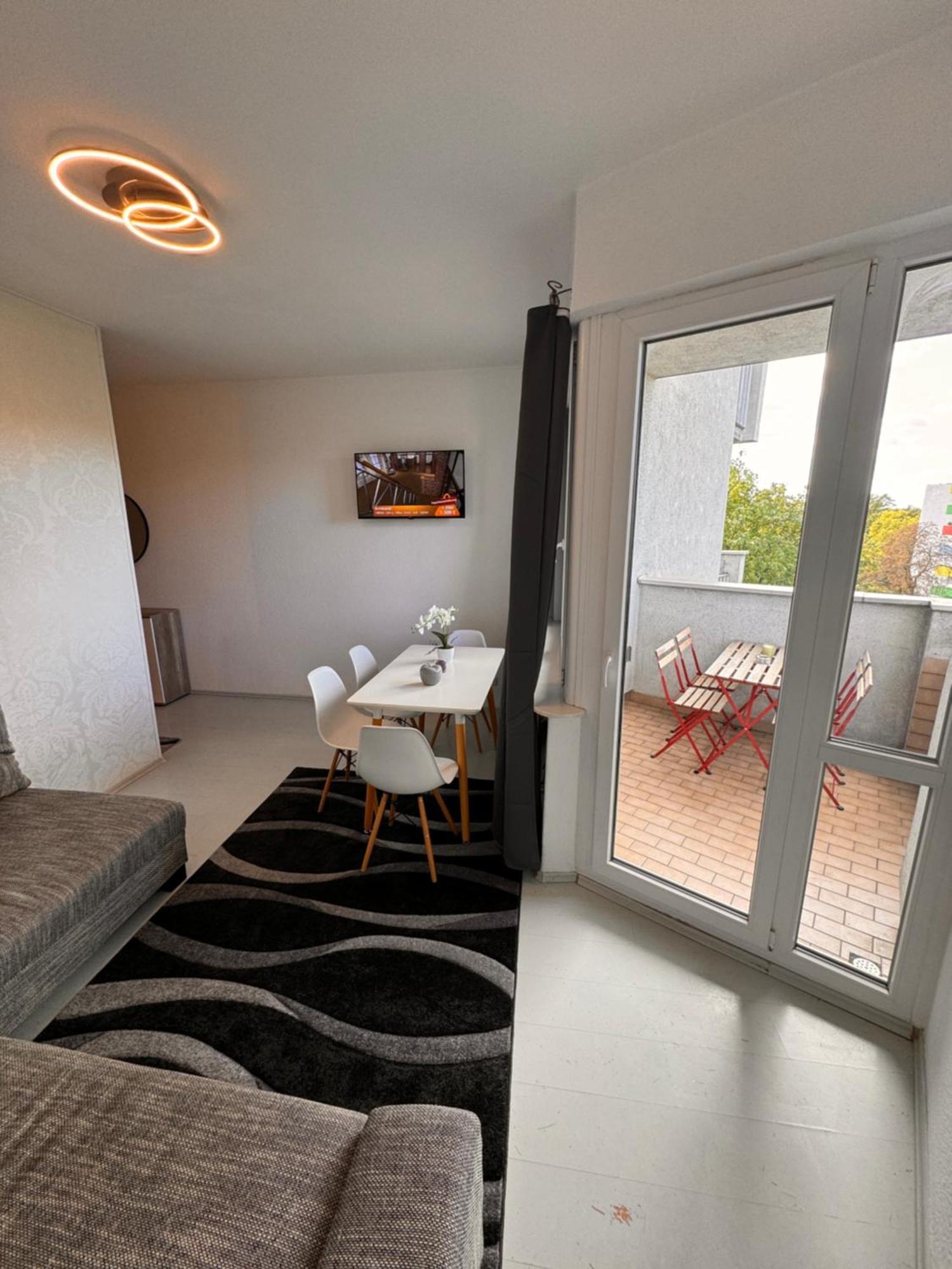 Hubert Apartment Berlin Bagian luar foto